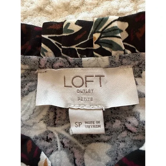 LOFT Women's Petite Floral Tie Neck Blouse Black Long Sleeve Size SP - Picture 12 of 13